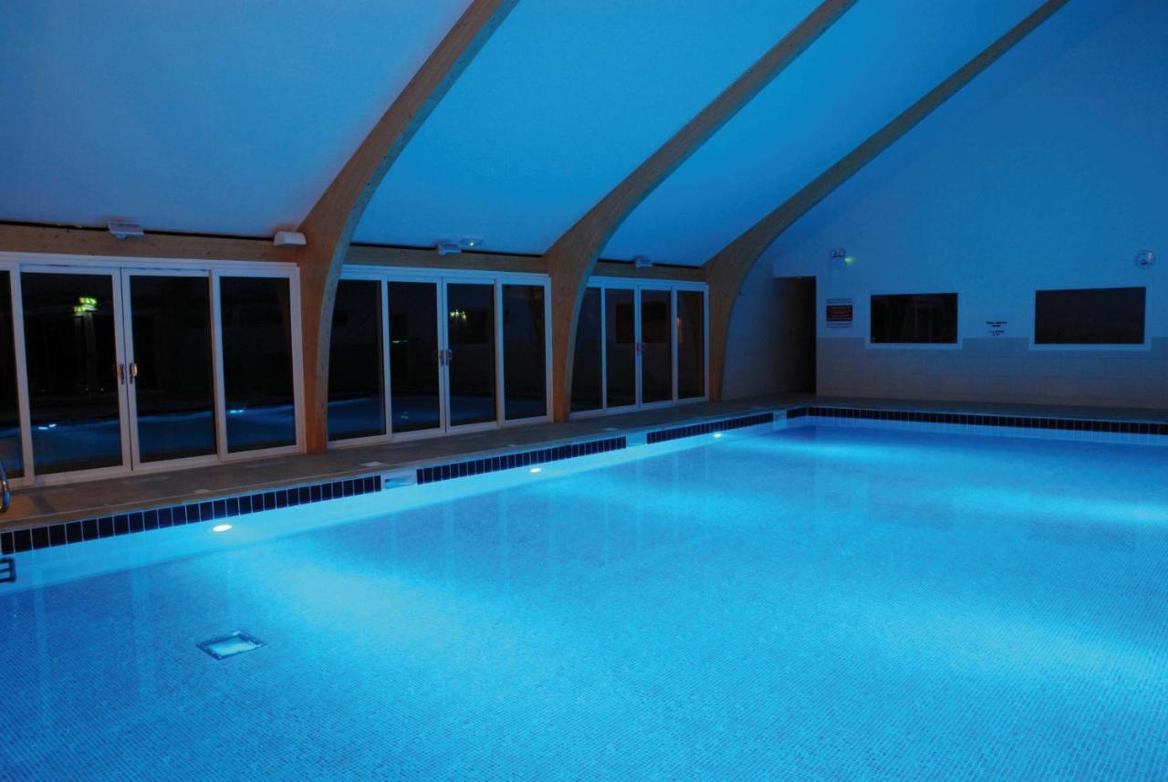 Kingfisher Hot Tub & Log Burner House On Premium Lakeside With Resort Facilities St Columb Major ภายนอก รูปภาพ